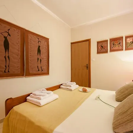 Sleeps 12 With Pool Air Con And Wifi * Lumbarda