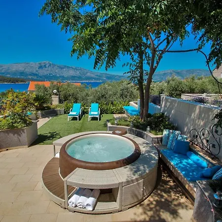 Sleeps 12 With Pool Air Con And Wifi * Lumbarda
