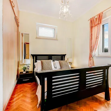 Sleeps 12 With Pool Air Con And Wifi * Lumbarda