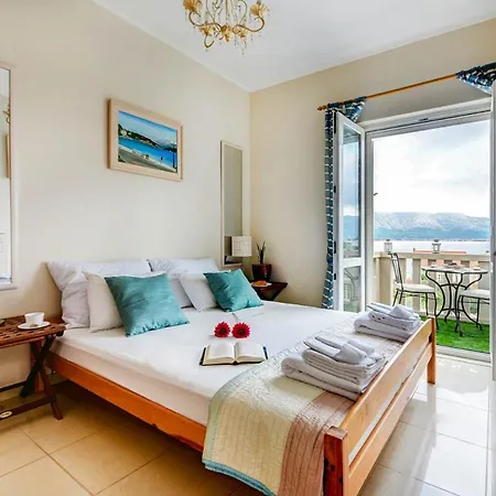 Villa Sleeps 12 With Pool Air Con And Wifi *