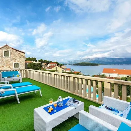 Sleeps 12 With Pool Air Con And Wifi *